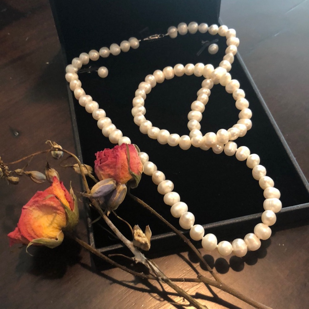 3-Piece Set of Pearl Necklace, Bracelet & Stud Earrings